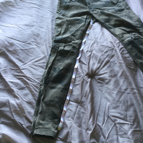 Zara Camouflage Skinny Jeans with Zip Details - Picture 7 of 8